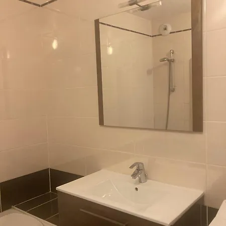 Apartment Five Luxe Wi-fi Ornex